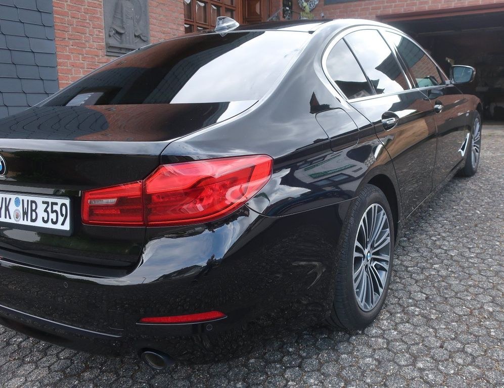 نمای دیگر بی ام و 520d اسپرت لاین G30 - اتوماتیک، نیمه چرم...