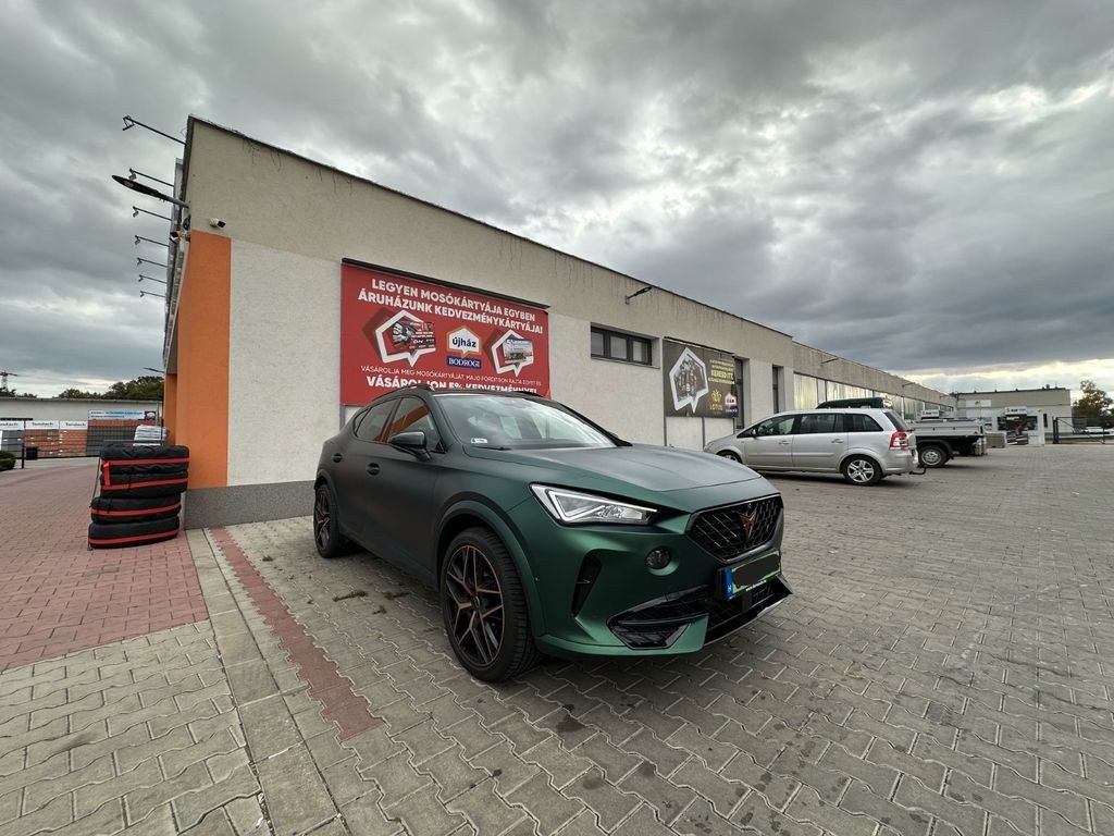 نمای دیگر کوپرا فورمنتور 1.4 e-HYBRID 180kW VZ DSG VZ