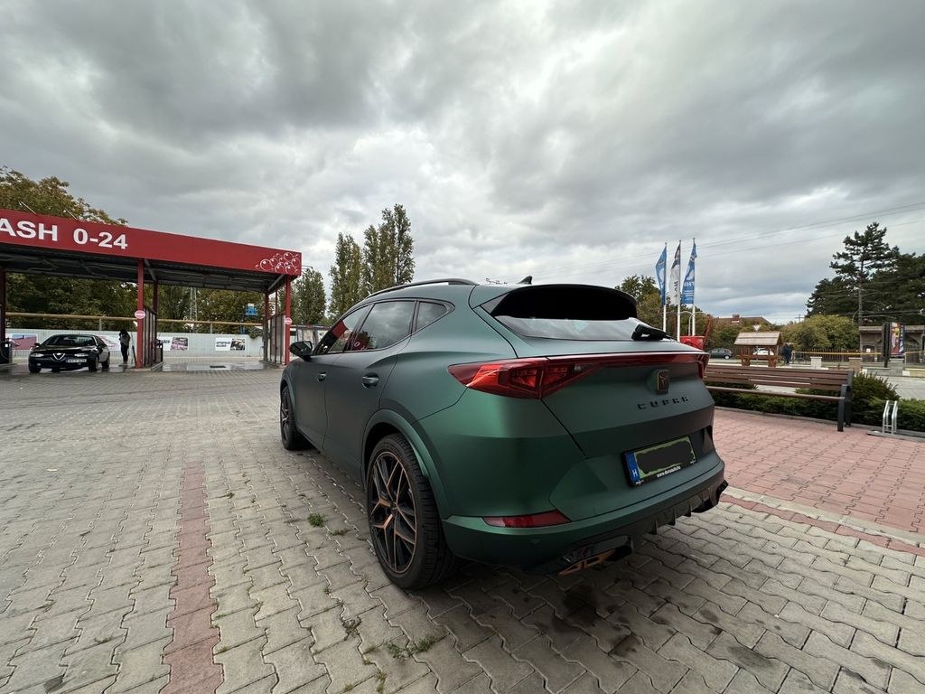 نمای دیگر کوپرا فورمنتور 1.4 e-HYBRID 180kW VZ DSG VZ