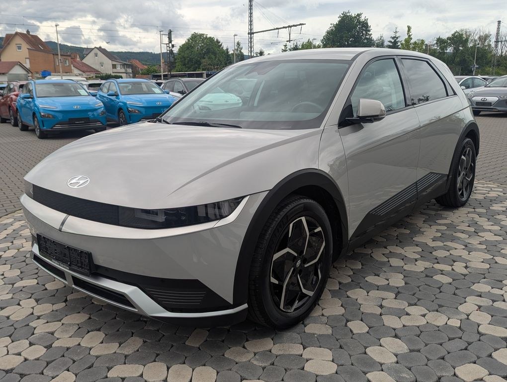 نمای دیگر هیوندای آیونیک 5 تکنیک پیکسل ACC TLEDER فیسلیفت 77KWh