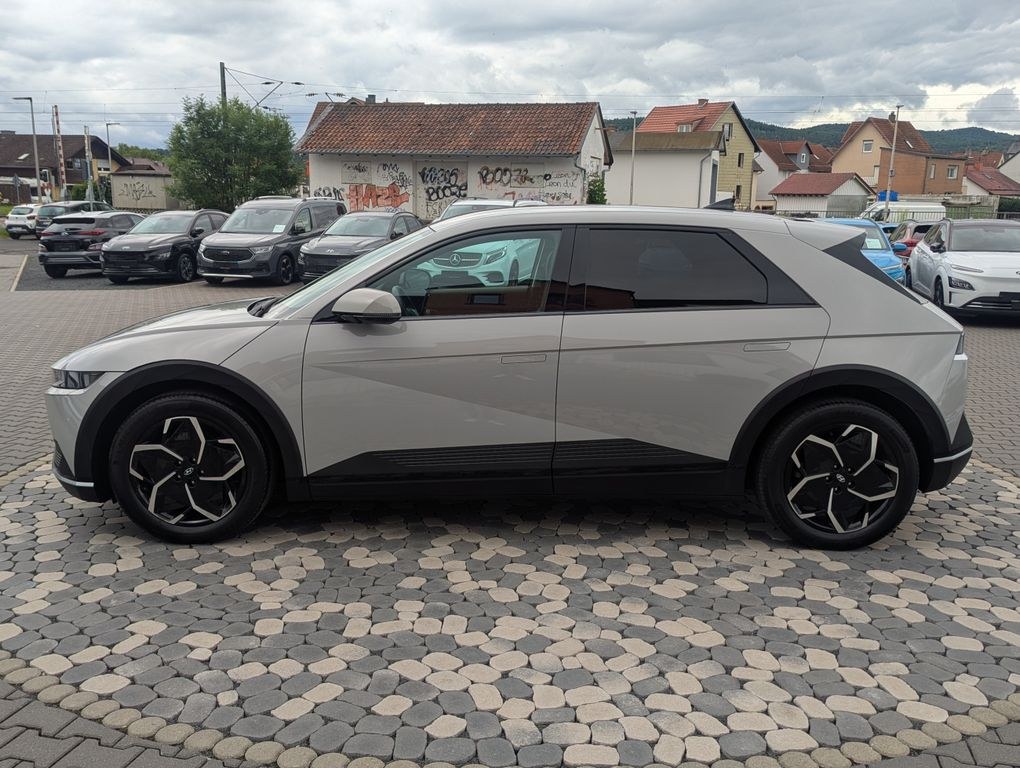 نمای دیگر هیوندای آیونیک 5 تکنیک پیکسل ACC TLEDER فیسلیفت 77KWh