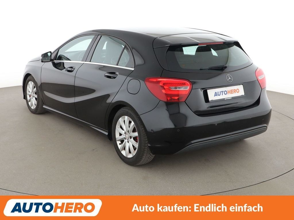 نمای دیگر مرسدس بنز A کلاس A 180 BlueEfficiency استایل