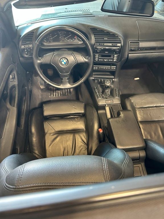 نمای دیگر بی ام و E36 325i Cabrio TÜV Arktissilber Leder ZV M50