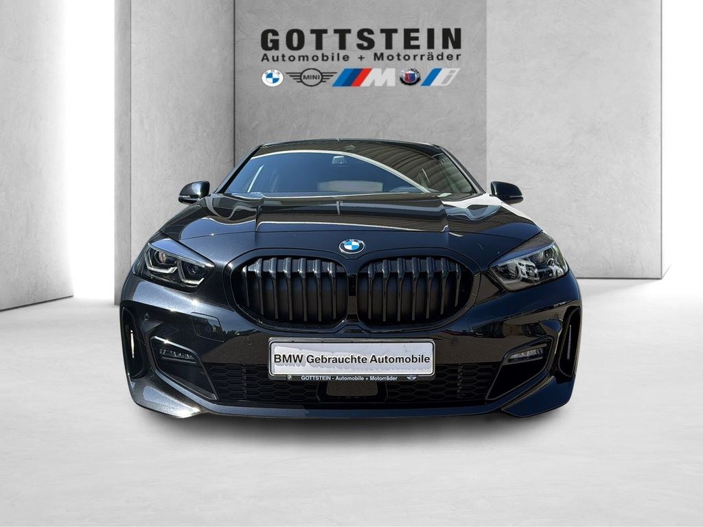 نمای دیگر بی ام و 120i Aut. M Sport