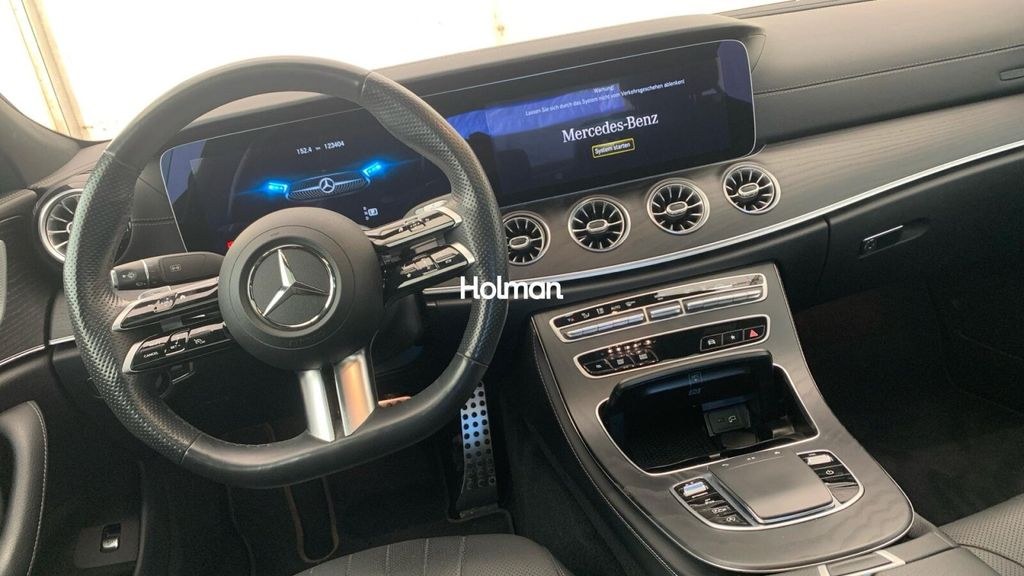 نمای دیگر مرسدس بنز CLS 450 9G 4M AMG Line شب MBUX MULTIBEAM BURM
