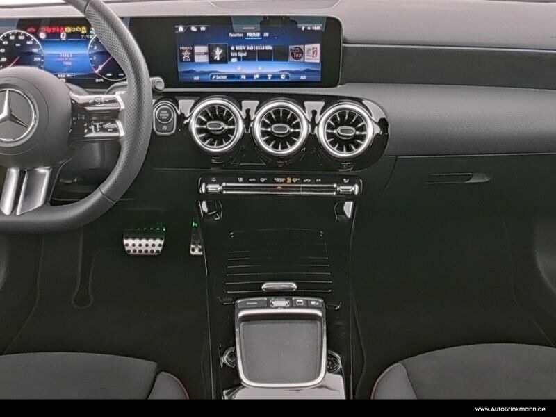 نمای دیگر مرسدس بنز A 180 AMG-LINE+/360°دوربین/LED/کمک نقطه کور/کمک حفظ بین خطوط