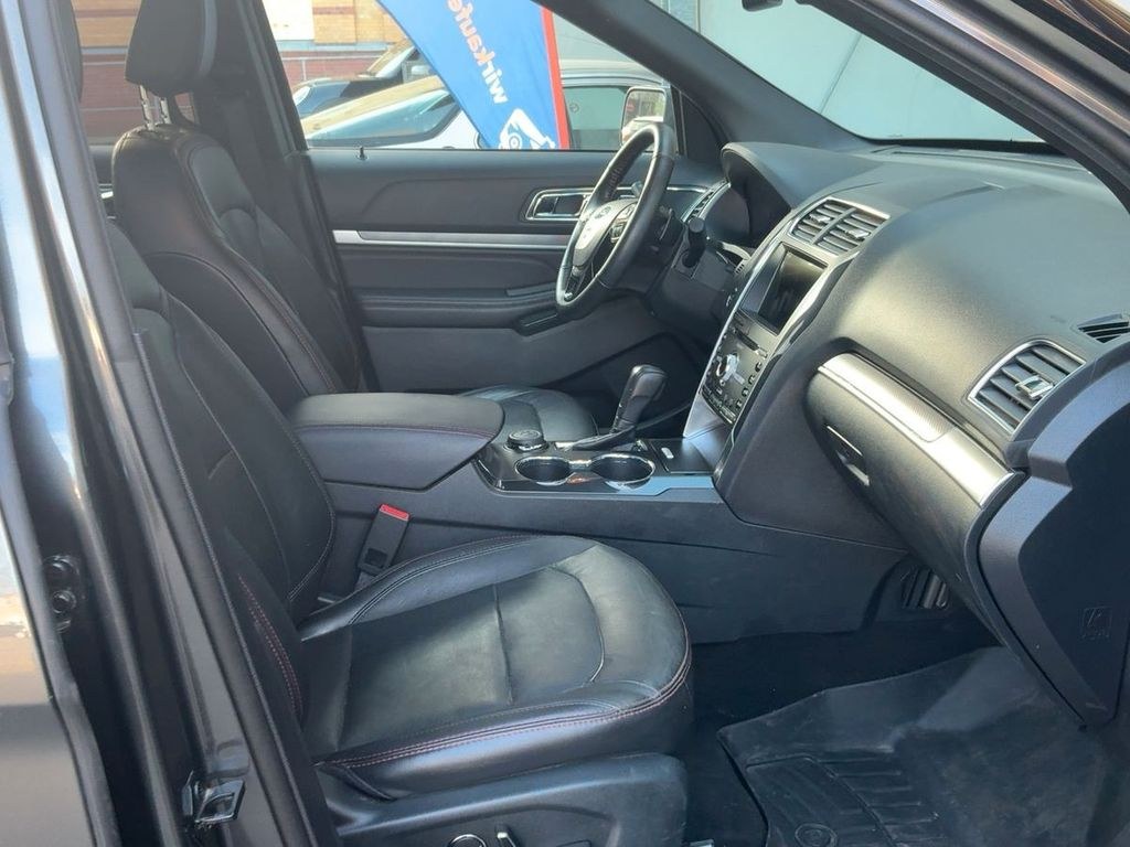 نمای دیگر فورد اکسپلورر اسپورت 3.5 V6 4WD +ACC+PANO+۶ صندلی