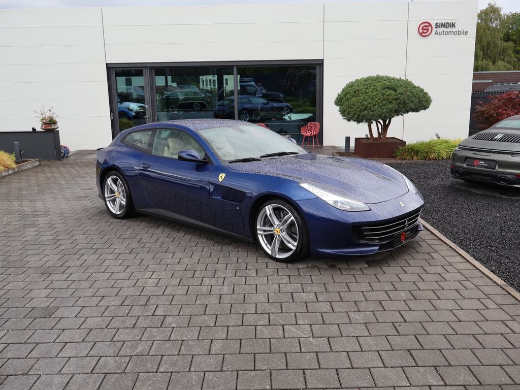 نمای دیگر فراری GTC4 لوسو V12 4WD لیفت-نمایشگر سرنشین-تهویه صندلی-یک دست