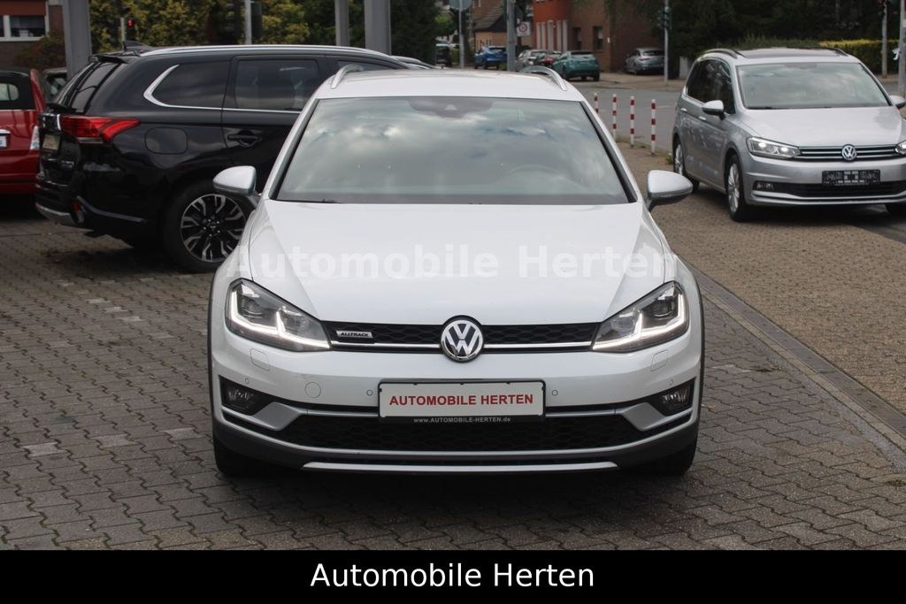 نمای دیگر فولکس واگن گلف VII 2.0 TDI آلترک*4Motion*DSG*هایلاین*