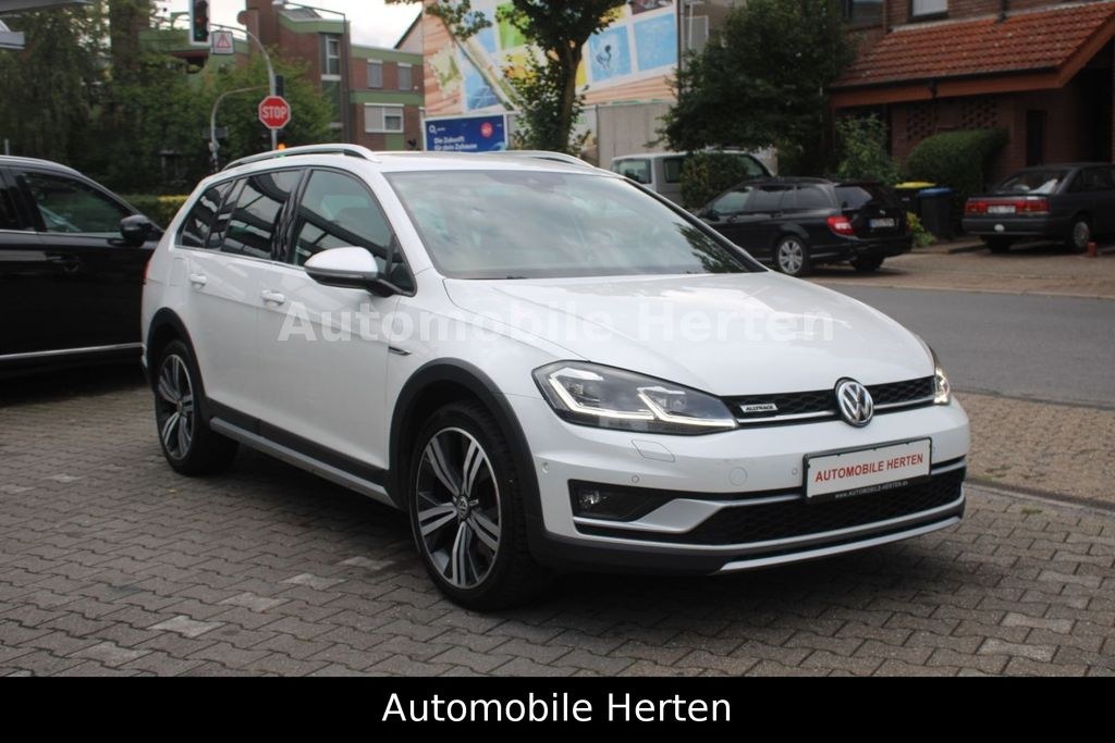 نمای دیگر فولکس واگن گلف VII 2.0 TDI آلترک*4Motion*DSG*هایلاین*