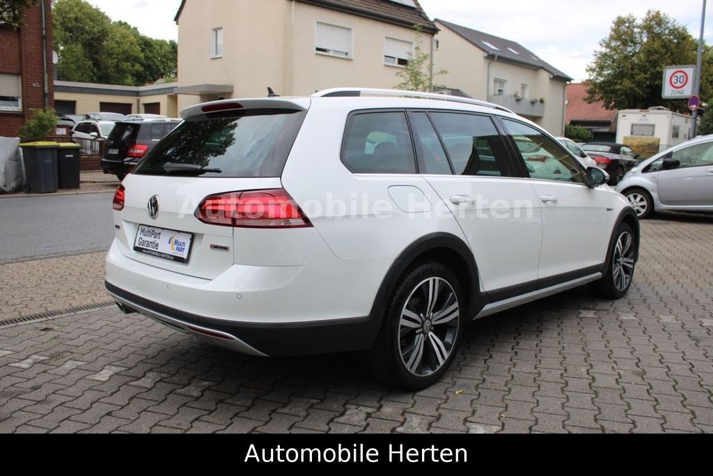 نمای دیگر فولکس واگن گلف VII 2.0 TDI آلترک*4Motion*DSG*هایلاین*