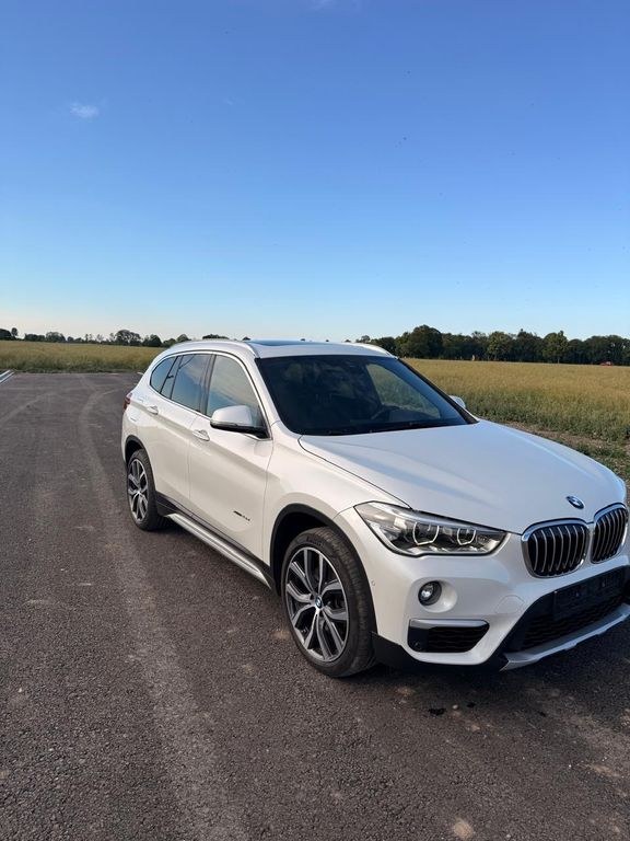 بی ام و X1 xDrive 25 d xLine- MwsT- قیمت خالص 11,764€