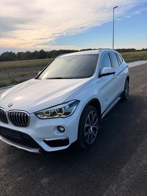 نمای دیگر بی ام و X1 xDrive 25 d xLine- MwsT- قیمت خالص 11,764€
