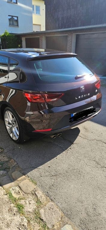 نمای دیگر سیت لئون 1.4 TSI ACT 110kW Start&Stop FR FR