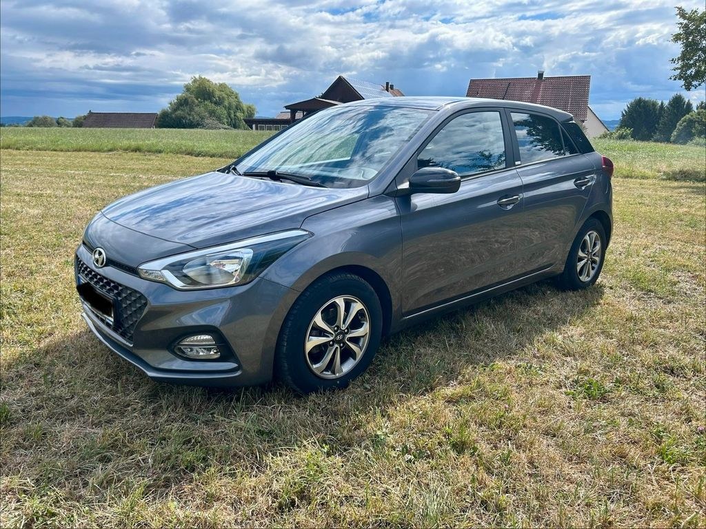 هیوندای i20