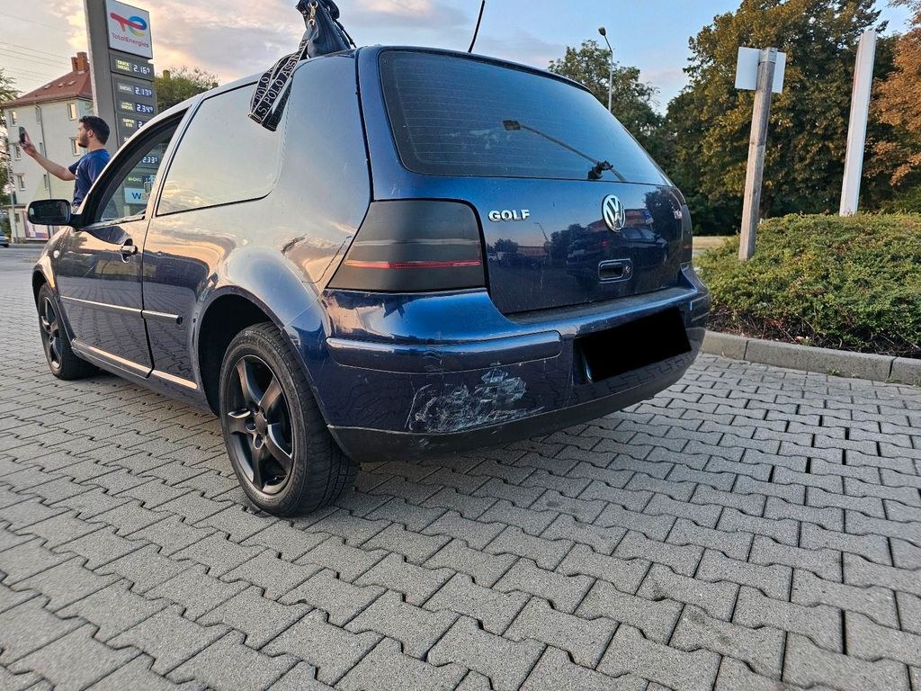 نمای دیگر فولکس واگن گلف 4 1,9TDI EXPORT ممکن