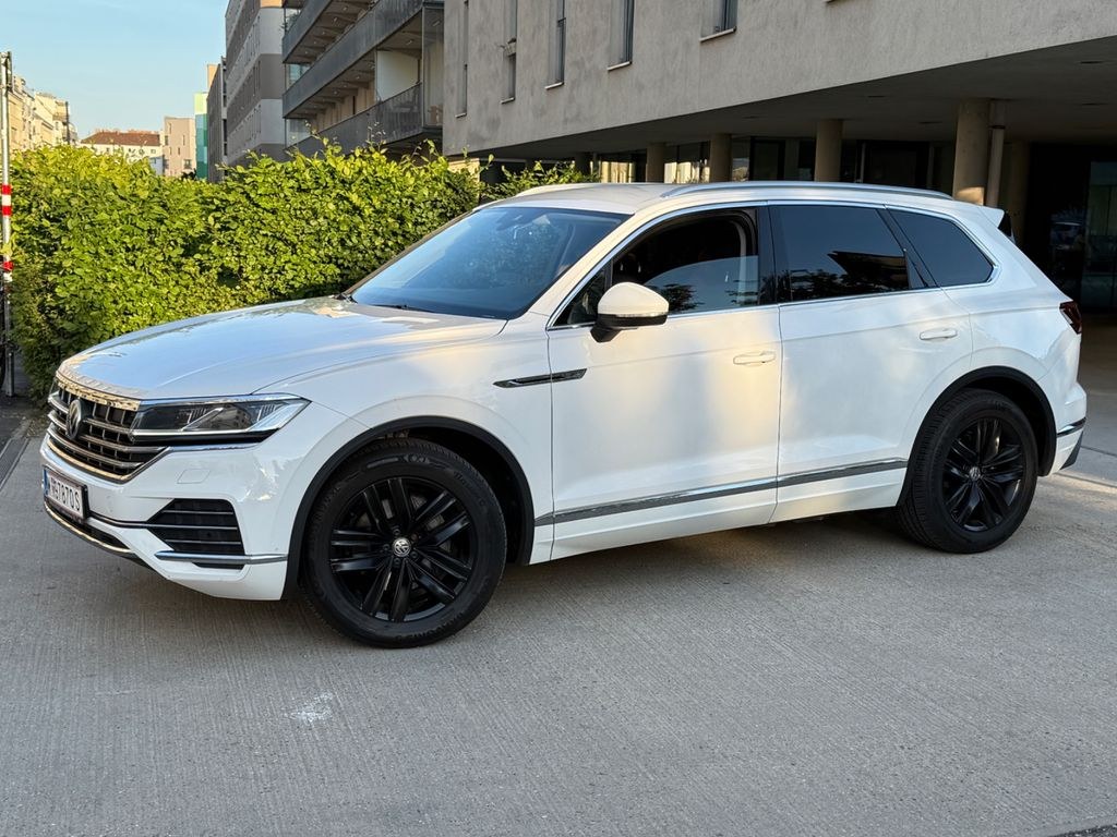 نمای دیگر فولکس واگن توآرگ 3.0 V6 TDI SCR 170kW 4MOTION تیپترونیک