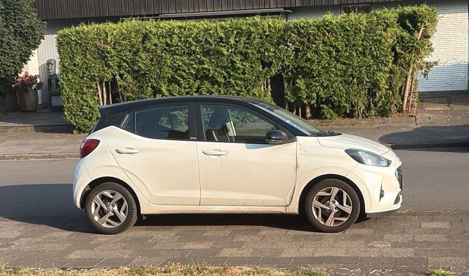 نمای دیگر هیوندای i10