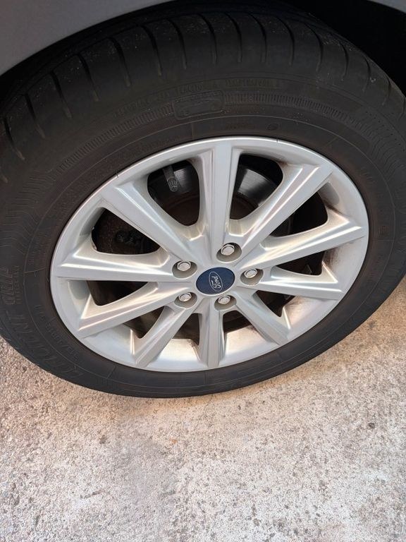 نمای دیگر فورد C-Max تیتانیوم AHK دست دوم - TÜV 05/2027