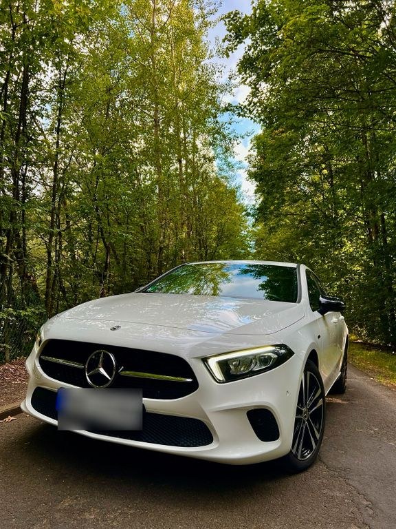 نمای دیگر مرسدس بنز مرسدس A کلاس A250e Hybrid 218 PS 03/2020