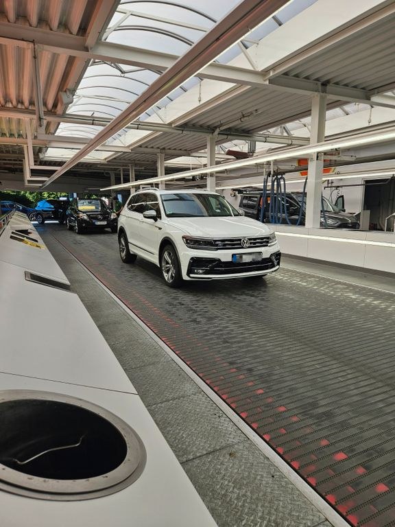 نمای دیگر فولکس واگن تیگوان آلاسپیس 2.0 TDI SCR 140kW DSG 4MOTIO...