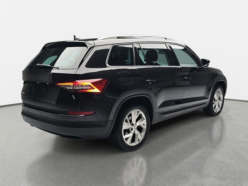 نمای دیگر اشکودا کودیاک 1.5 TSI DSG استایل ناوی LED ACC LM19 AHK