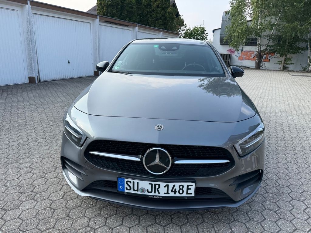 نمای دیگر مرسدس بنز A 250 e DCT -