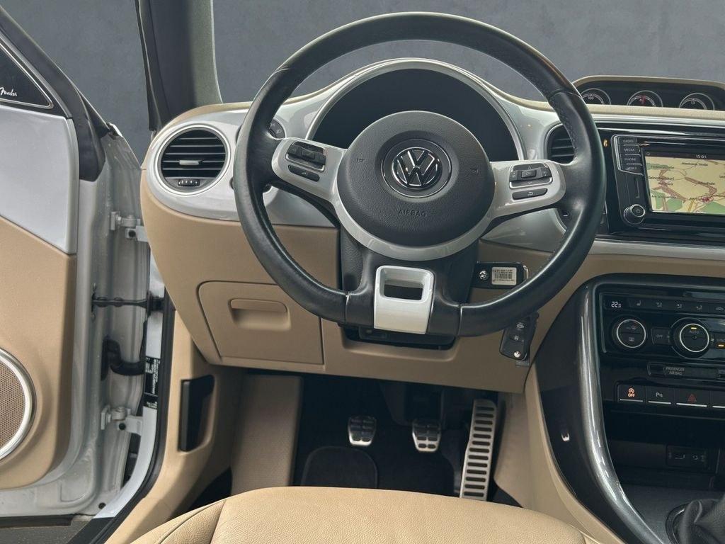 نمای دیگر فولکس واگن بیتل کابریو آر لاین 2.0 TSI ناوی+چرم+گرمکن صندلی+PDC