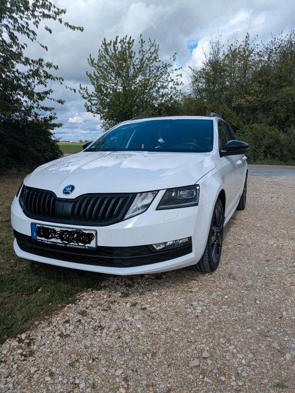 نمای دیگر اشکودا اکتاویا کومبی 2.0TDI