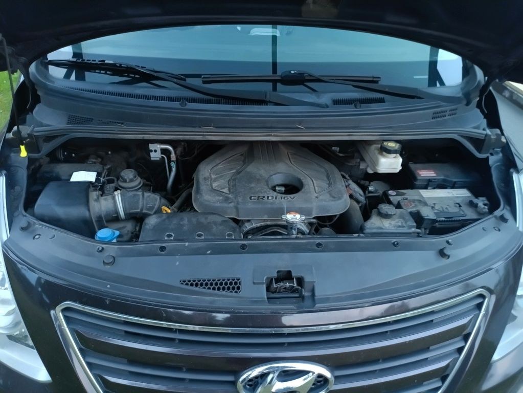نمای دیگر هیوندای H-1 استارکس