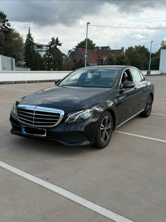نمای دیگر مرسدس بنز ای-کلاس E 220 d دیزل سال ساخت 2018