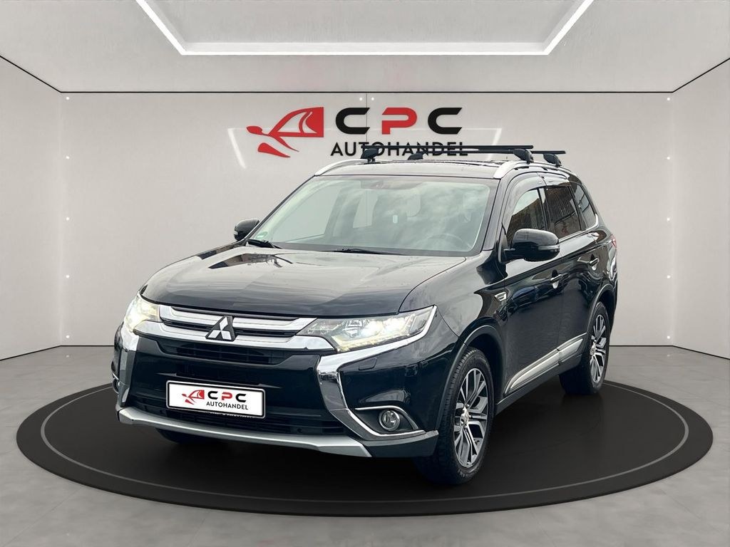 نمای دیگر میتسوبیشی اوتلندر تاپ 4WD