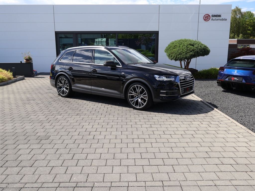 نمای دیگر آئودی Q7 50 TDI کواترو S لاین-پانو-هدآپ-7 صندلی-AHK