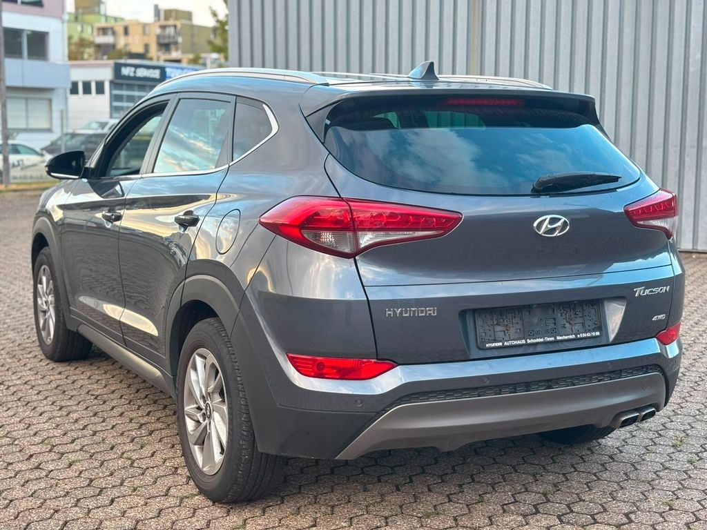 نمای دیگر هیوندای توسان استایل 4WD دوربین ناوی SHZ دست اول گارانتی