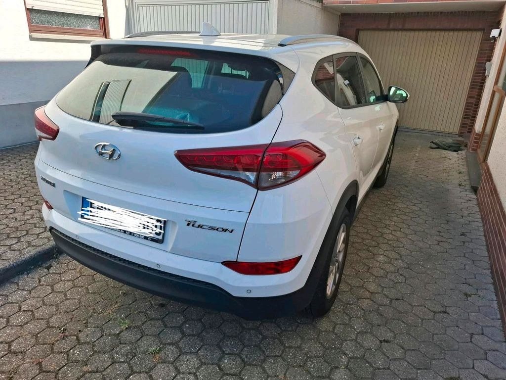 نمای دیگر هیوندای توسان، لطفاً هیچ درخواستی از طریق...
