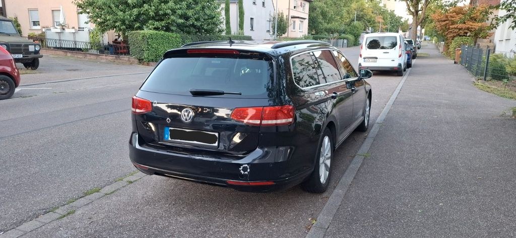 نمای دیگر فولکس واگن پاسات 2.0 TDI کامفورت لاین Pano ACC AHK