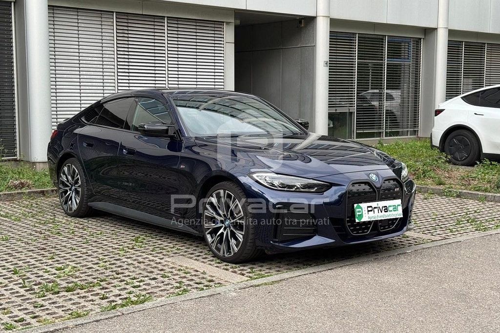 نمای دیگر دیگر بی ام و i4 M50 اسپورت