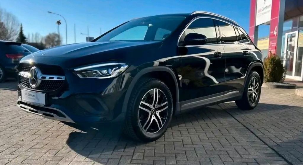 مرسدس بنز GLA 250e پلاگین هیبرید