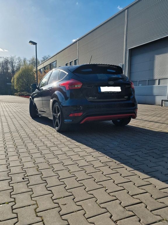 نمای دیگر فورد Focus 1,5 EcoBoost 110kW ST-Line ST-Line