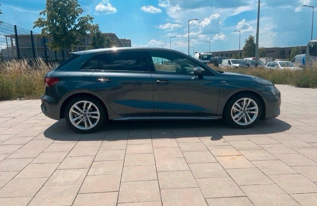 نمای دیگر آئودی آئودی A3 8Y 35 TDI اس-لاین اس-ترونیک AHK/RFK/...