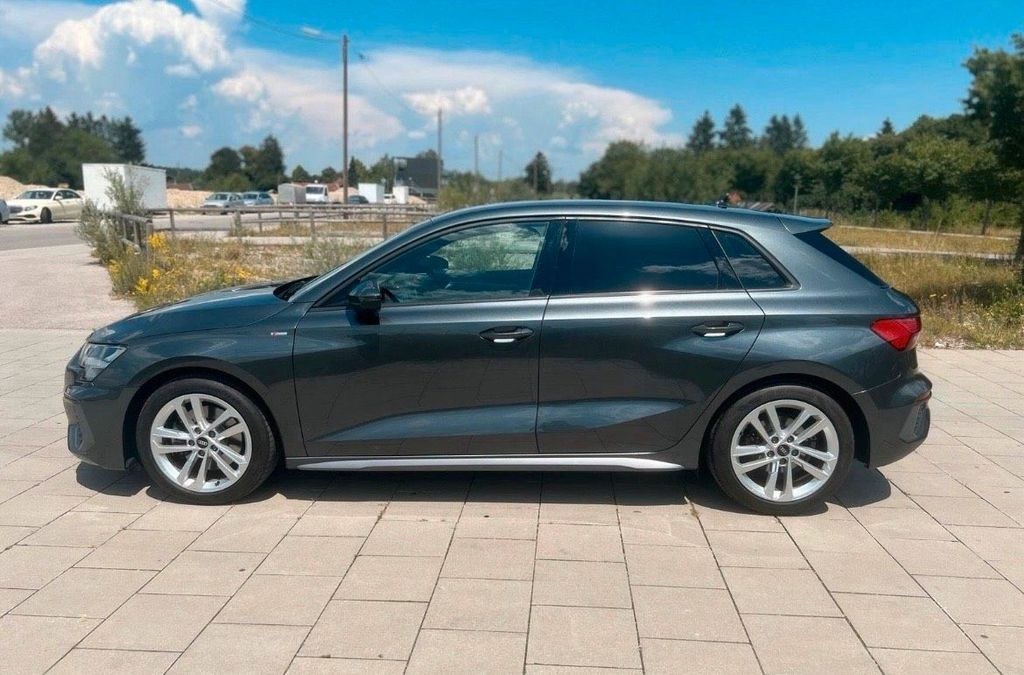 نمای دیگر آئودی آئودی A3 8Y 35 TDI اس-لاین اس-ترونیک AHK/RFK/...