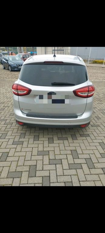 نمای دیگر فورد C-Max کول و کانکت