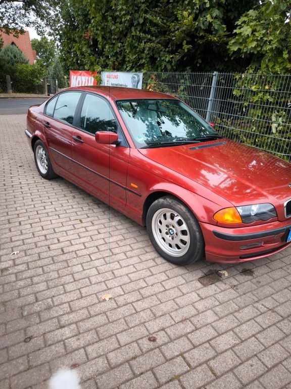 بی ام و 318 E46