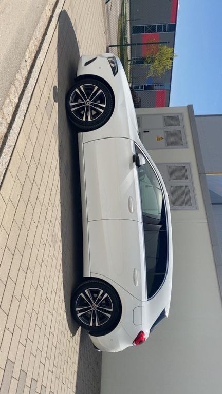 نمای دیگر مرسدس بنز A 220 DCT -