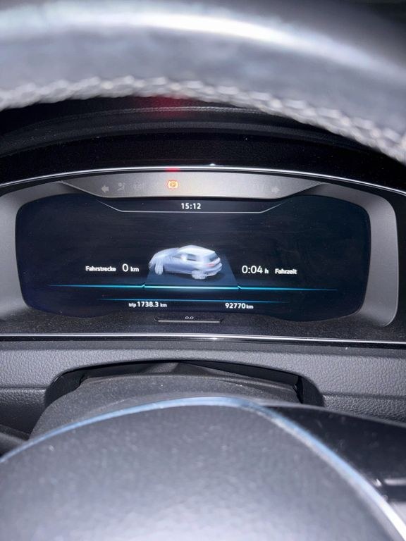نمای دیگر فولکس واگن گلف IQ.DRIVE استارت-استاپ