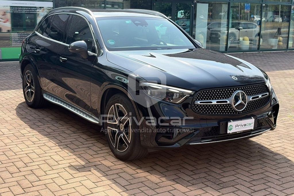نمای دیگر مرسدس بنز مرسدس GLC 220 d 4Matic هیبرید ملایم AMG لاین A