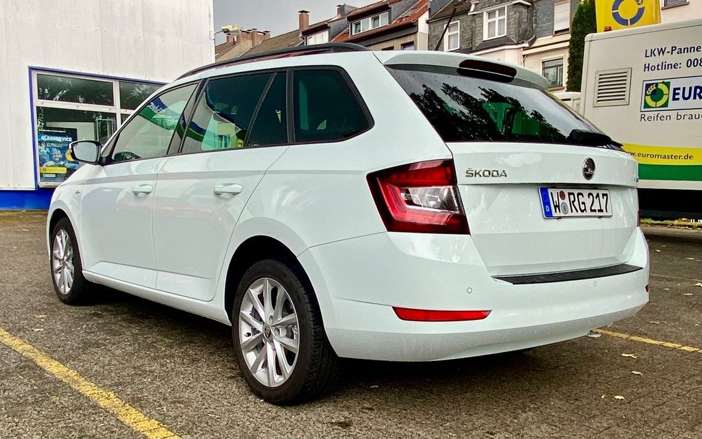 نمای دیگر اشکودا فابیا 1.0l TSI 81kW سولیل کومبیبی سولیل