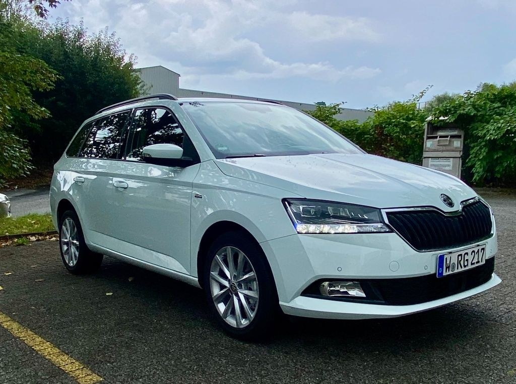 نمای دیگر اشکودا فابیا 1.0l TSI 81kW سولیل کومبیبی سولیل