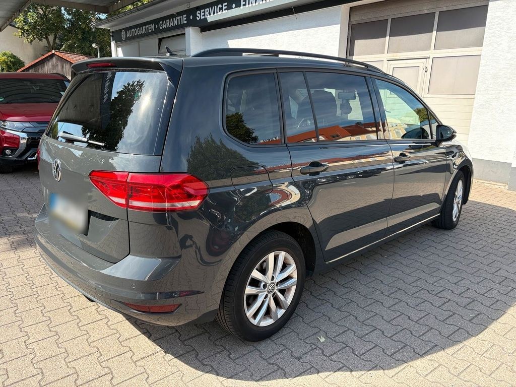 نمای دیگر فولکس واگن توران 1.6 TDI کامفورت لاین بلو...