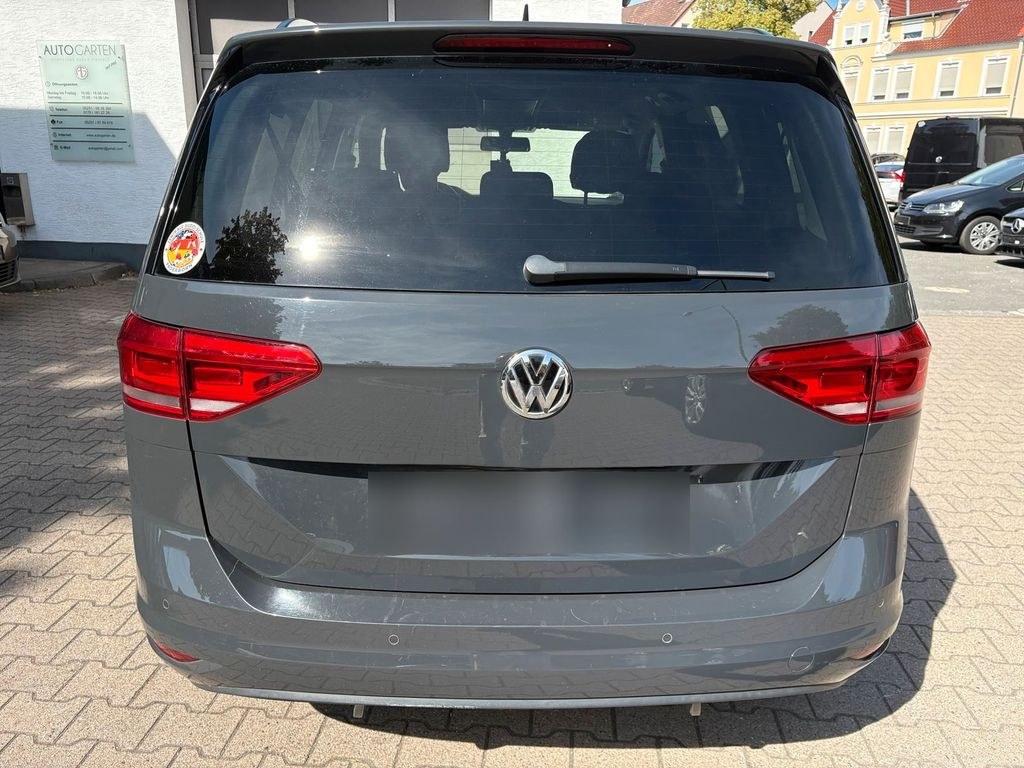 نمای دیگر فولکس واگن توران 1.6 TDI کامفورت لاین بلو...
